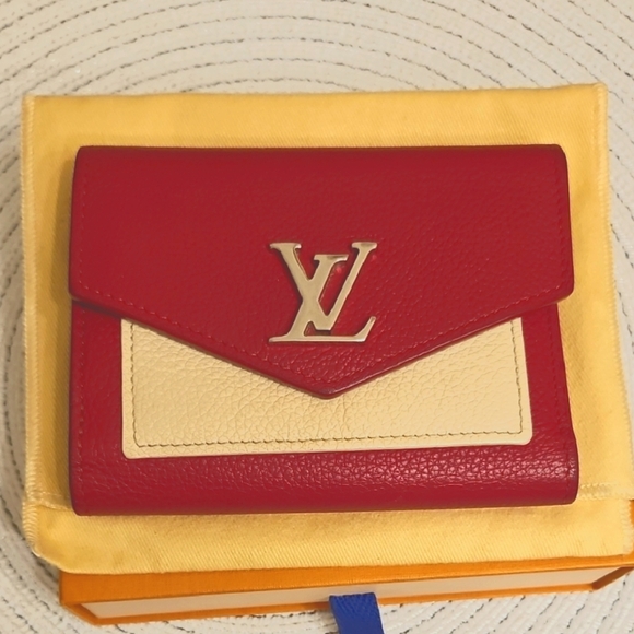 Louis Vuitton Lockme Red and Cream Women's Wallet - Picture 1 of 10